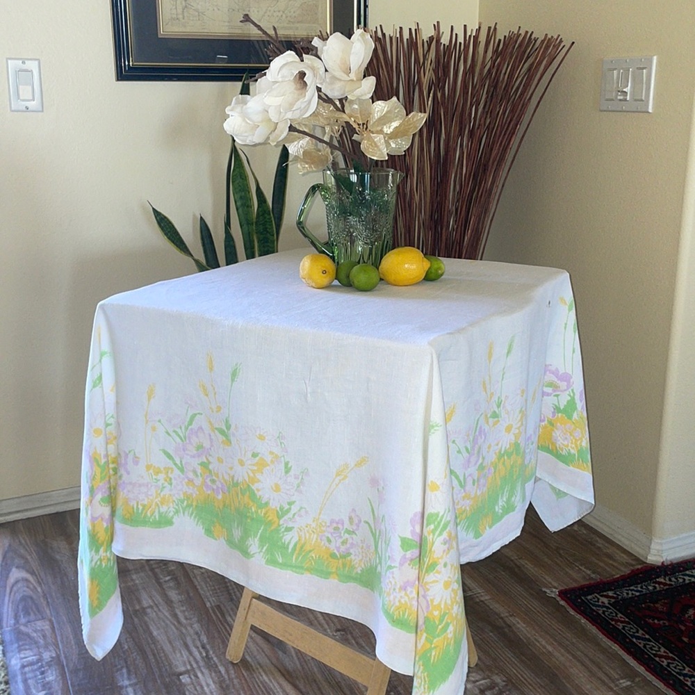 Vintage 1950’s Linen TableCloth